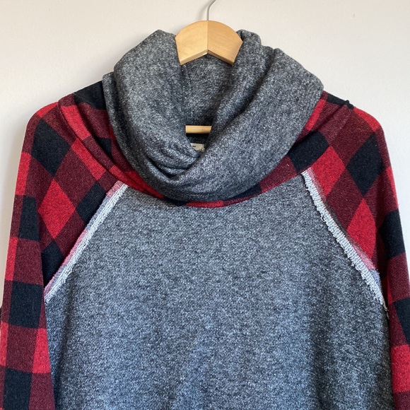 12PM by Mon Ami. Cowl-neck sweater. Plaid/grey. Medium. - Picture 2 of 8